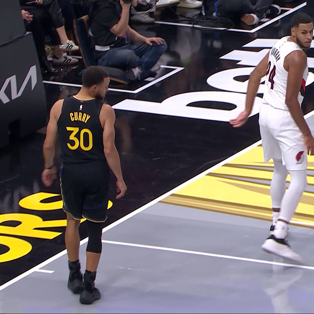 Veteran savvy on the backdoor cut from Steph ‍

Warriors leading at the half!

? POR (1-1) vs. GSW (1-1) • West Group C
 @emirates NBA Cup 
 NBA League Pass: