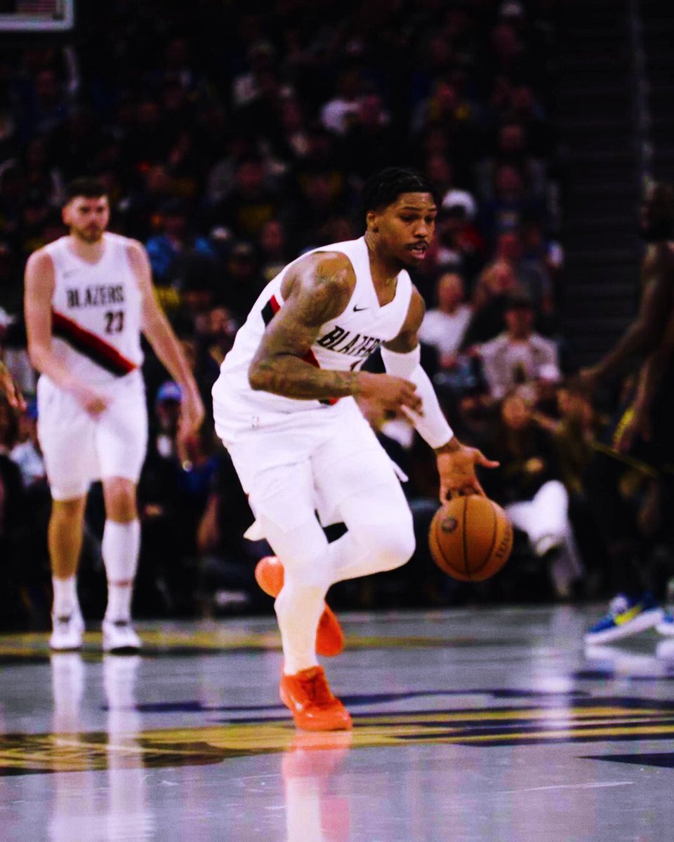 12 points in the first half for C. Love 🔥 