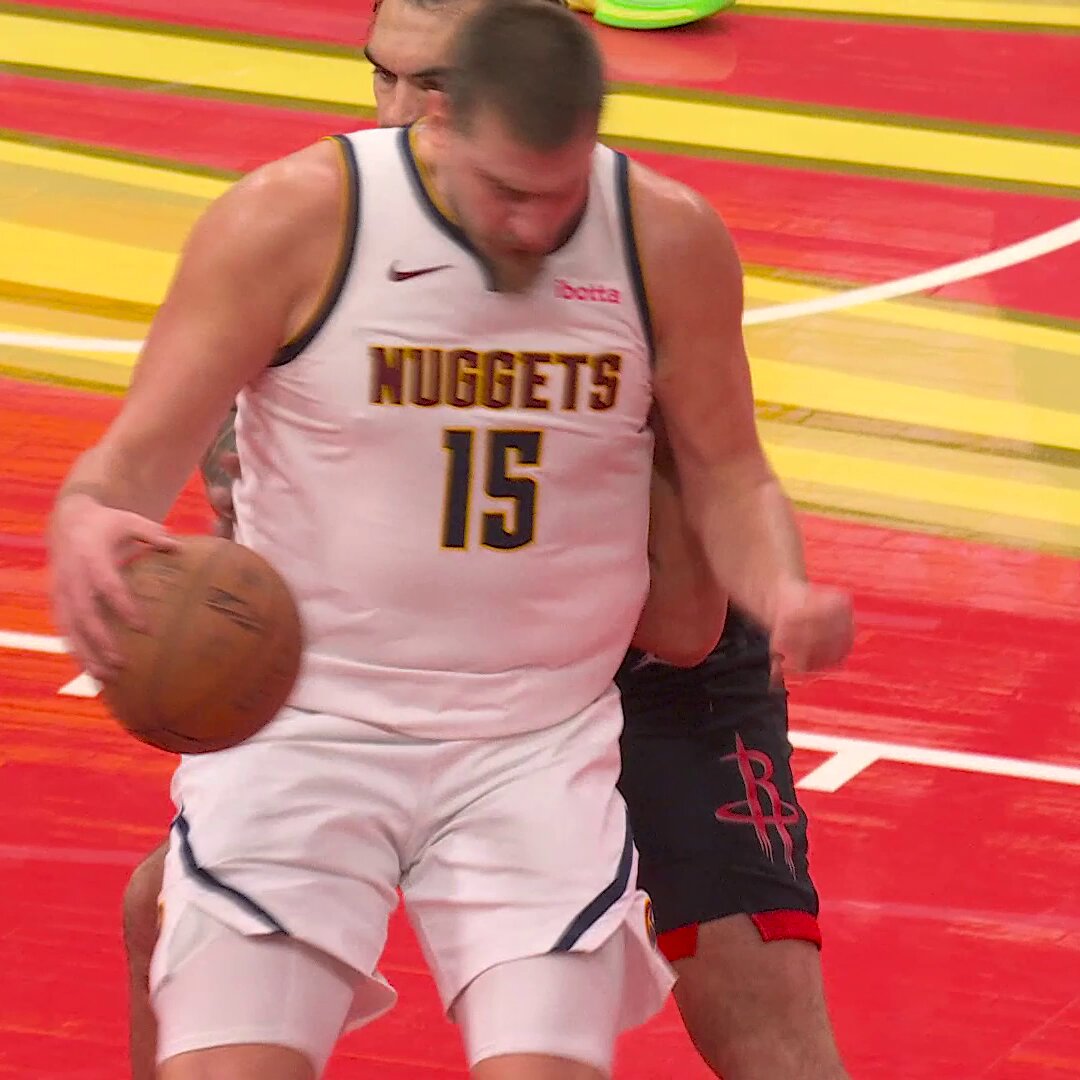 THIS NIKOLA JOKIĆ PASS ?

HOW DOES HE DO IT???