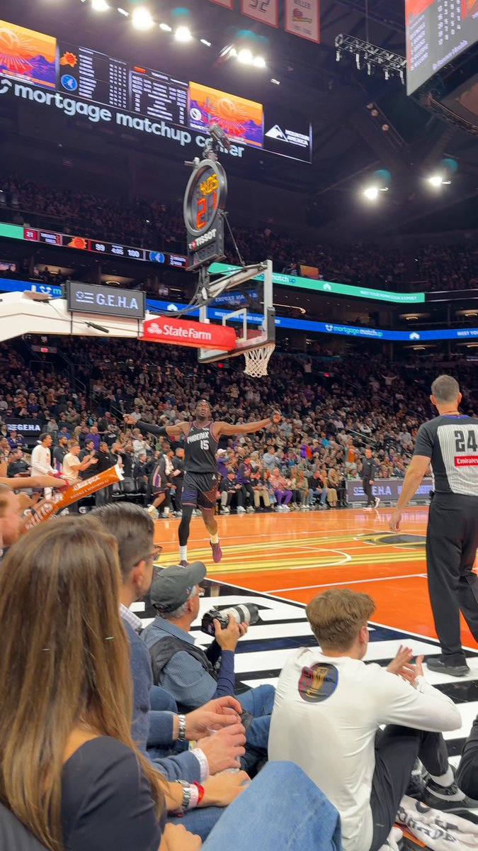 TURN THIS CROWD 🆙 