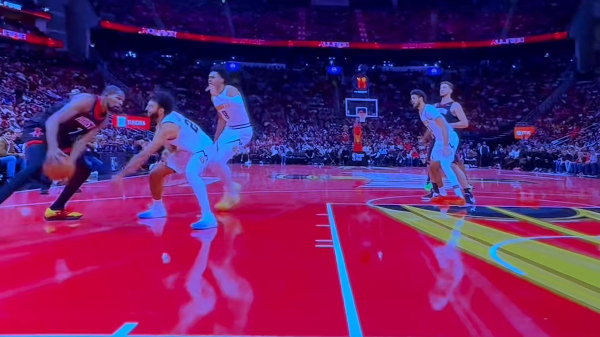 I don't think I've ever seen KD get his middy blocked from the side like this 😮 but he got 'em back 