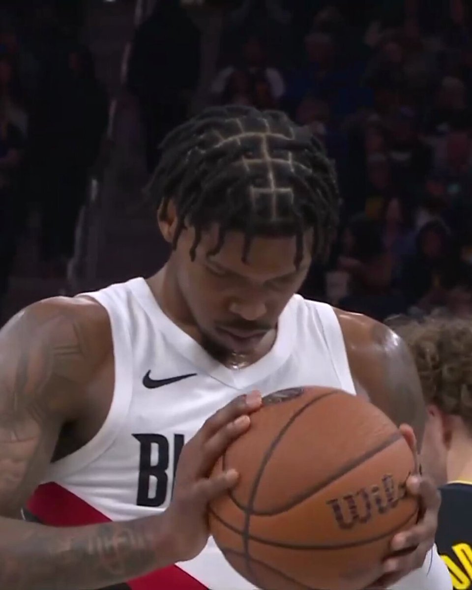 CALEB LOVE TORCHED THE WARRIORS 🔥

26 POINTS AND C-LOVE IS LOOKING RIGHT AT HOME IN THE LEAGUE 👀 