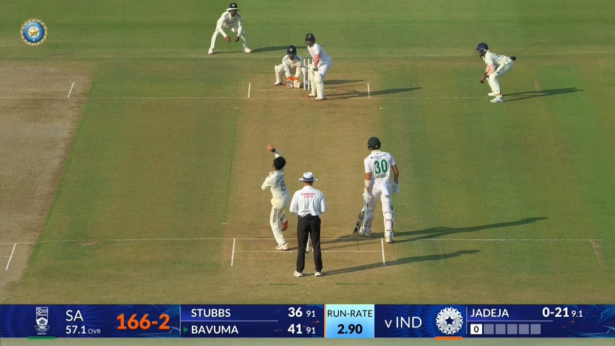 2 brilliant catches by Jaiswal Picture