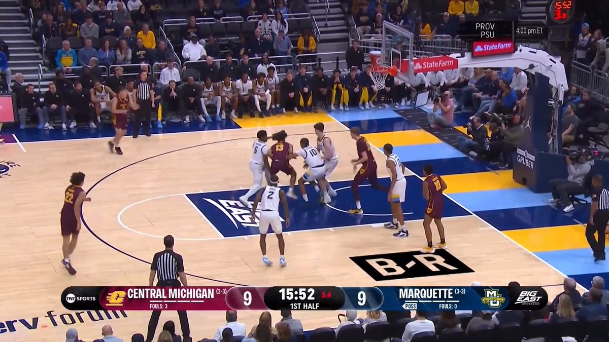 Royce Parham with shades of Giannis on this strong move 💪

Central Michigan vs Marquette is LIVE on truTV and HBO Max 📺 