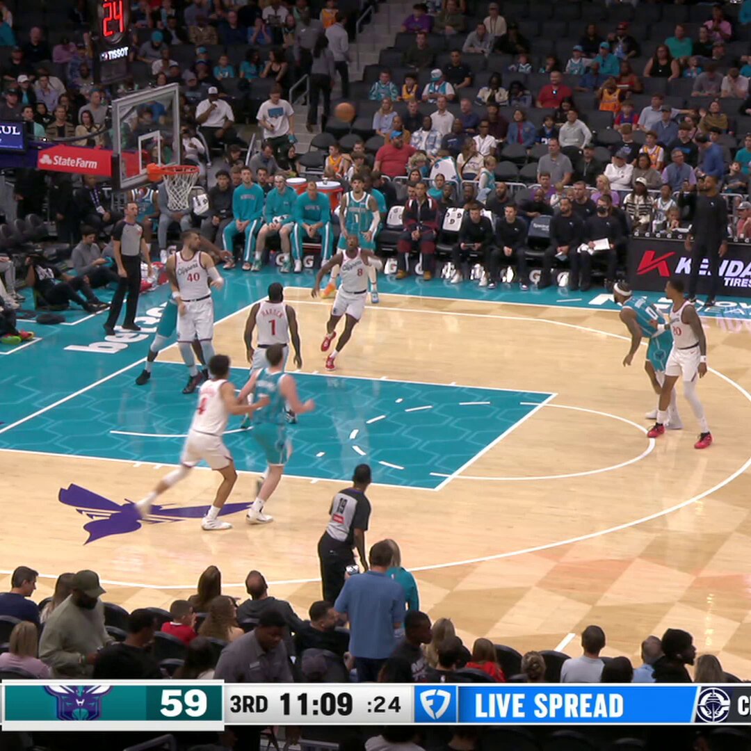 Make that SEVEN threes for James Harden 👌👌👌👌👌👌👌 