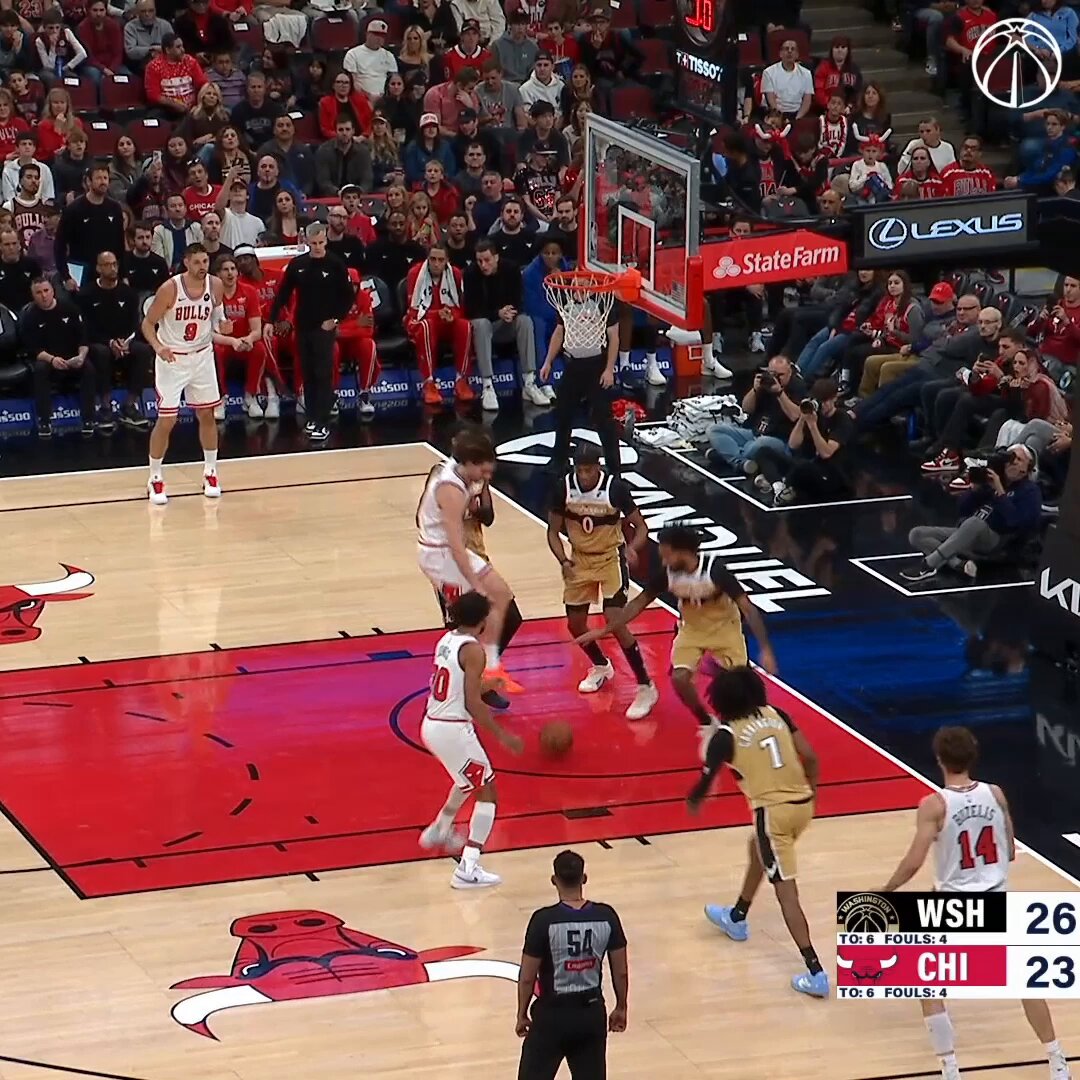 CK DISTURBIN' THE PEACE IN THE WINDY CITY 😤  