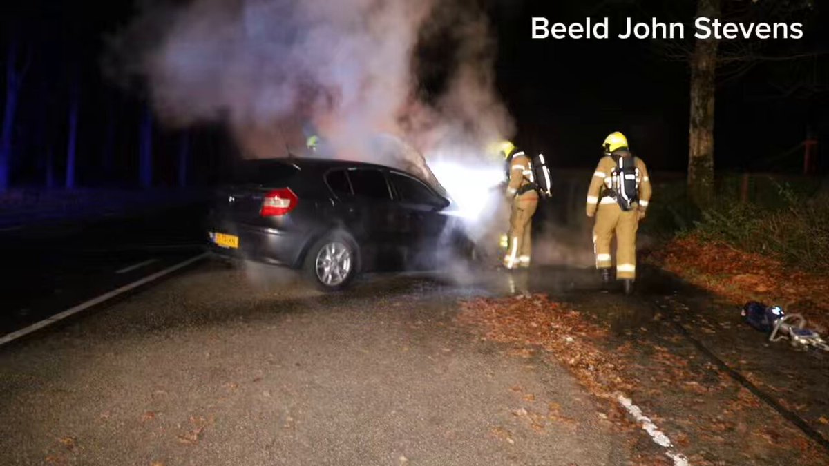 Spoedmelding brandweer bij auto brand op Oude Arnhemseweg