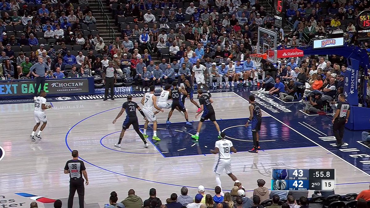 Amazing P.J. Washington sequence 💯

The dunk, the block and the dime has Dallas up at halftime! 