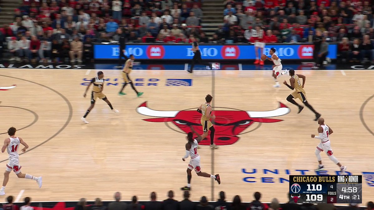 MATAS FOR 3.

8-0 BULLS RUN FOR THE LEAD!

Under 5 minutes on NBA League Pass. 
