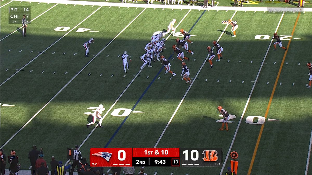 That's a 28 yard TD pass from @DrakeMaye2 to @Hunter_Henry84!

📺 CBS 