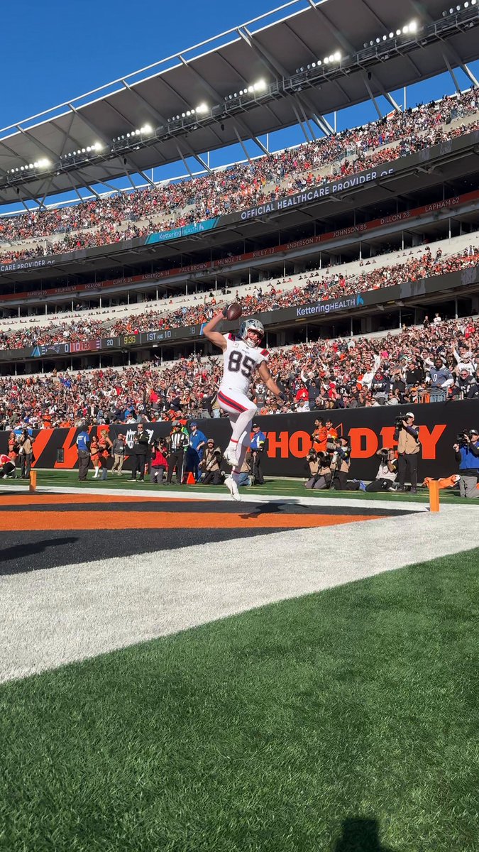 A HH spike and celly in Cincy! 

@budlight | #ForTheCelly 