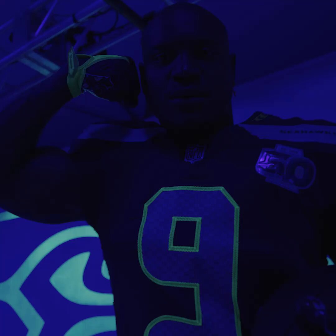 K9 MOVING THE CHAINS 🔥 @Kenneth_Walker9 

19 yards ➡️ 11 yards ➡️ 29 yards 