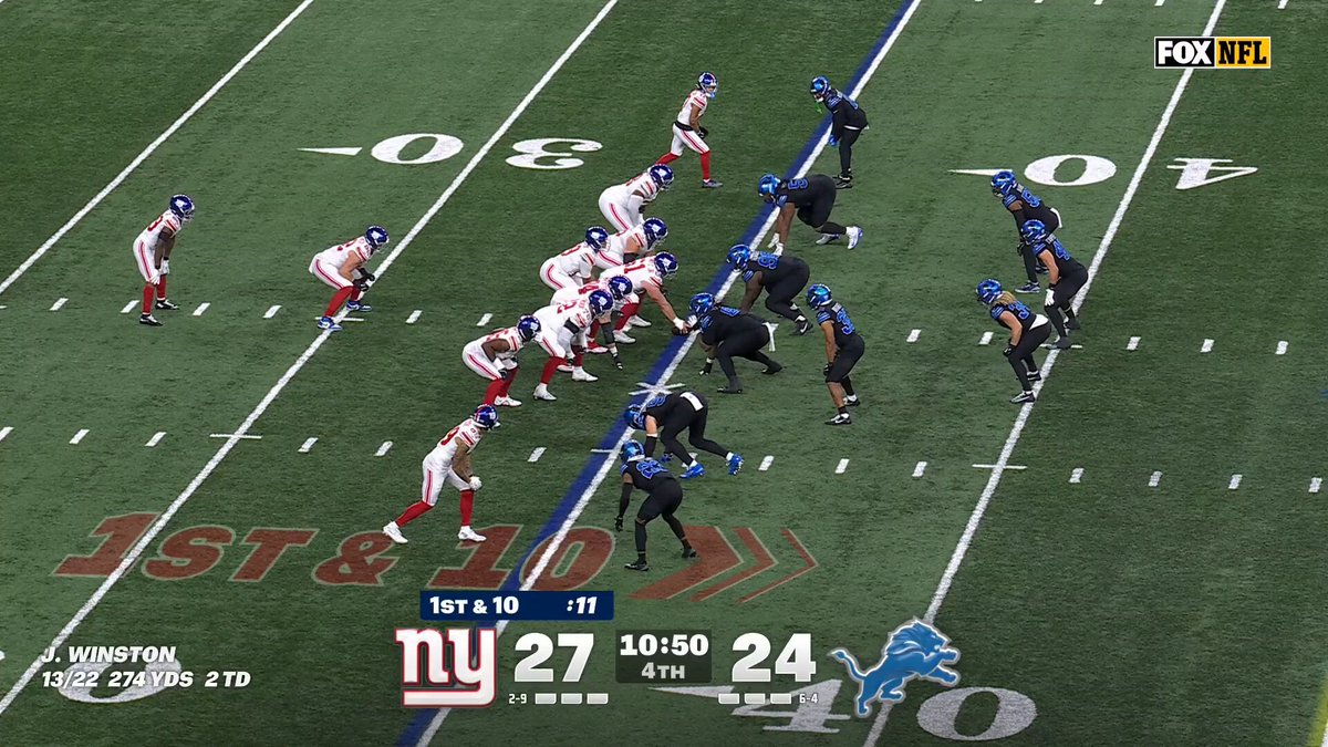Harper comes up with the diving INT!

#NYGvsDET 📺 FOX 