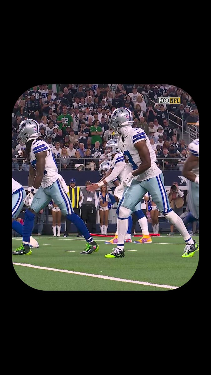 Jalen Carter had some words for Dak after his interception 👀 