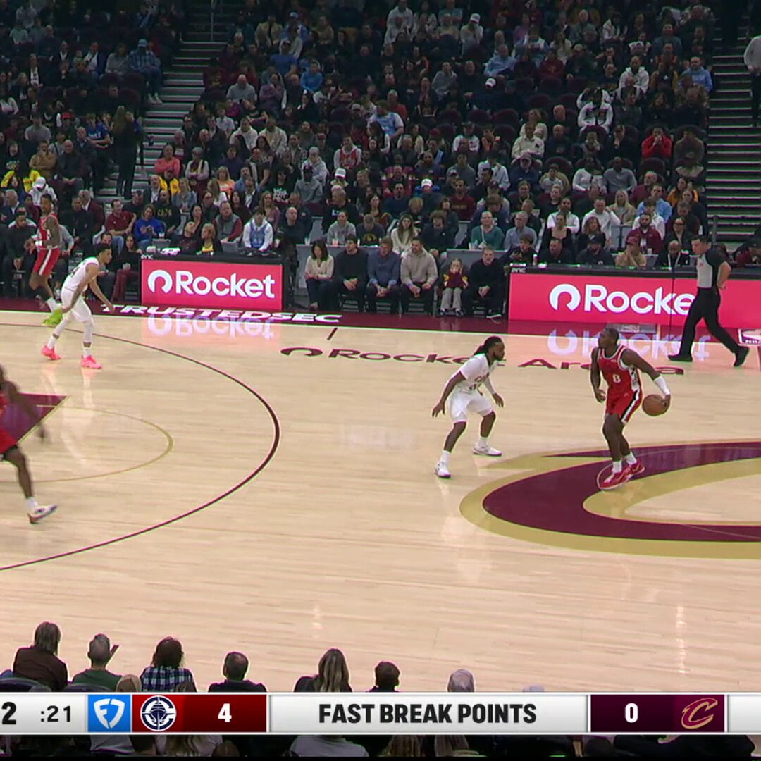 Kawhi already gettin' to his spots 🖐️ 