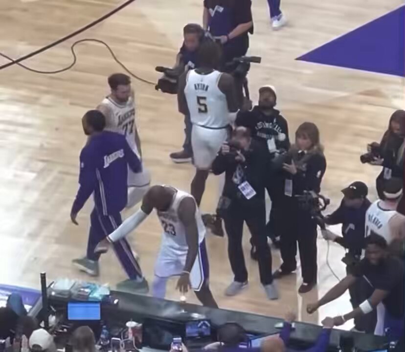 Why is Luka so scared of LeBron’s chalk toss 😭 