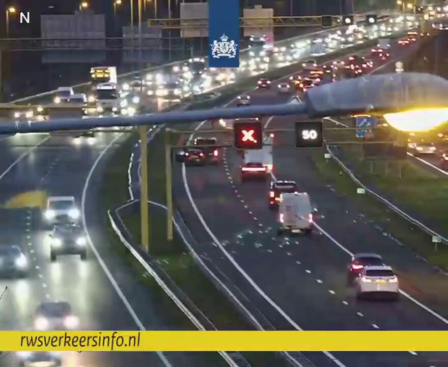 Vertraging op de A2 na ongeval bij Maasbracht