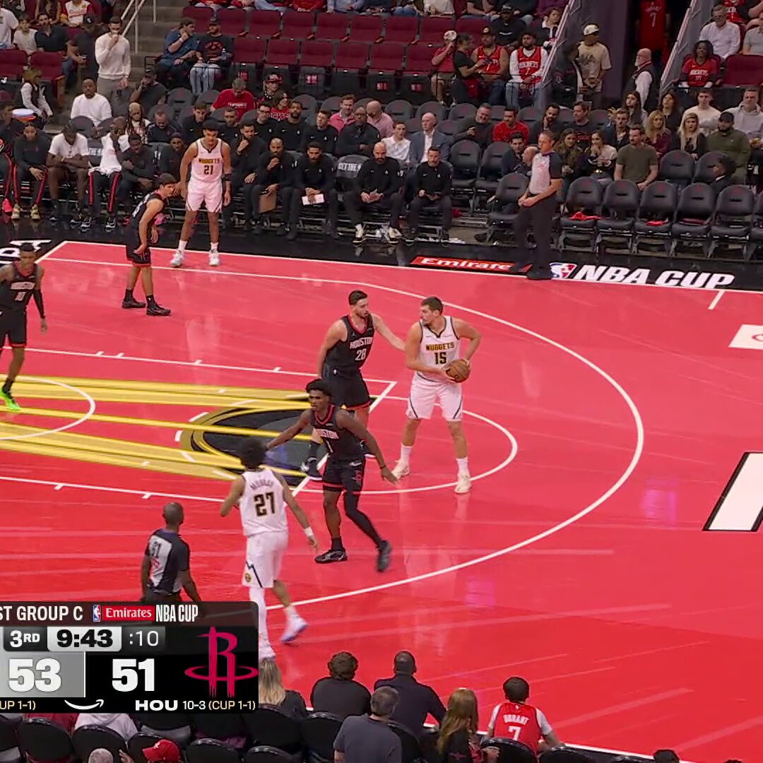 The Joker has been out of this world over his last 10 games 🃏🔥

35.0 PPG | 12.9 RPG | 10.4 APG | 64.0% FG | 50.0% 3P 

He joins Russell Westbrook (2017) and Oscar Robertson (7x across 1960–61) as the only players to average 35+ PPG, 12+ RPG, 10+ APG over any 10-game span… and 