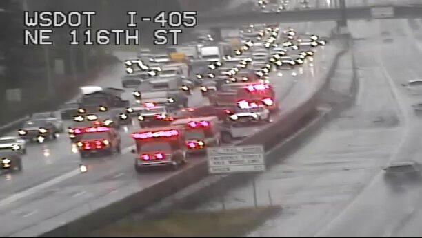 사고 발생! 차선 차단