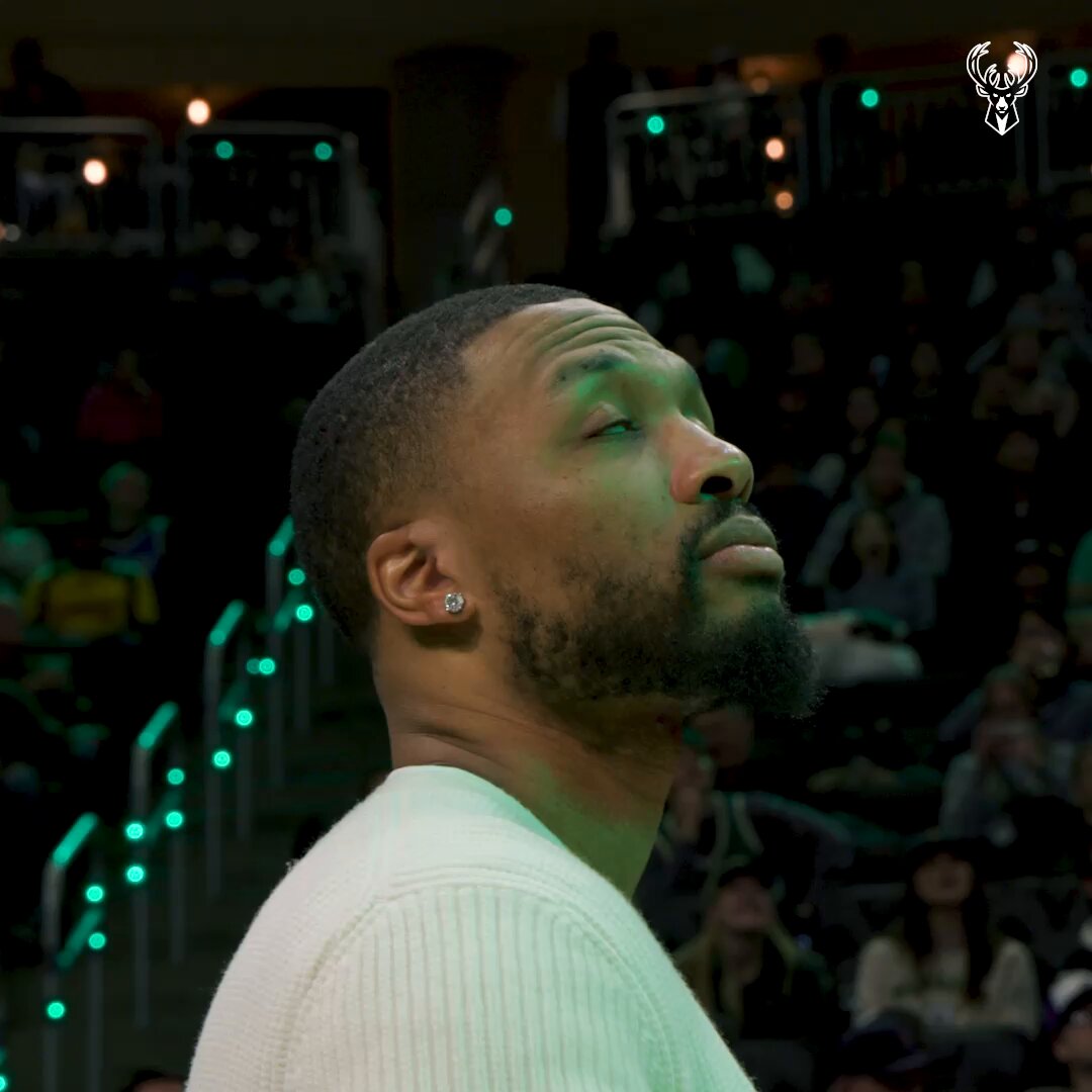 A warm welcome back for Damian Lillard. 