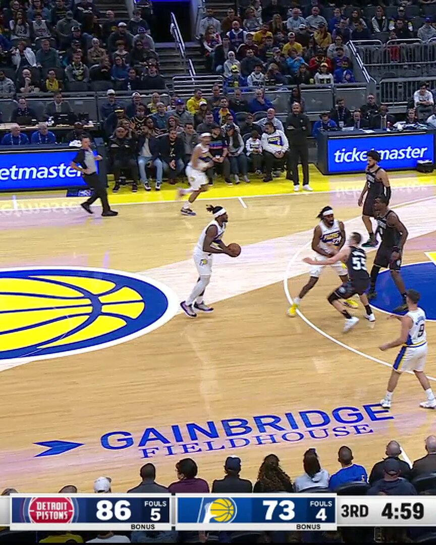 Jarace Walker powers through traffic and lays it in. he's up to 13 points (3 3PM) off the bench 💪 