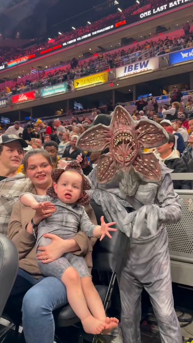 this baby came dressed as a demogorgon for Stranger Things Night at @GainbridgeFH ❤️‍🔥 