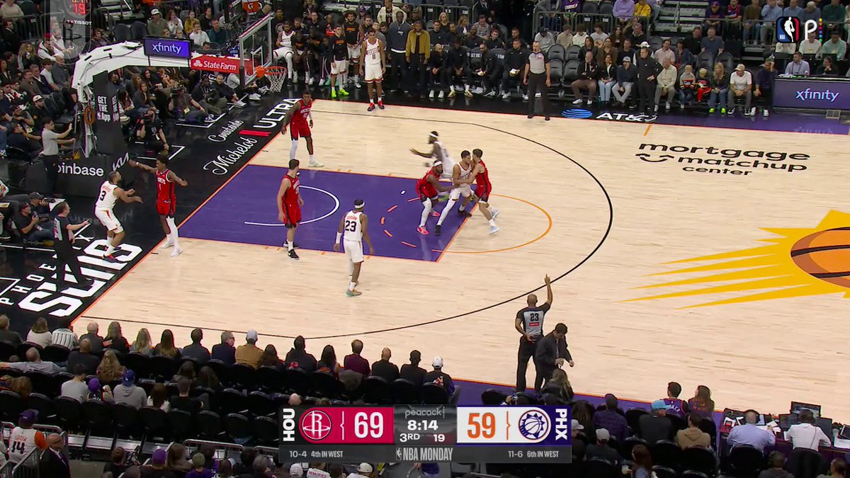 Bari going ⬅️ to ➡️ 