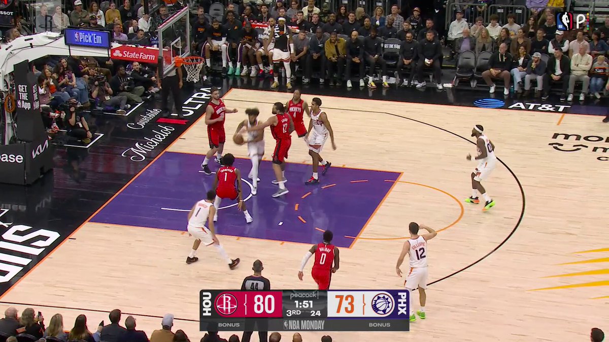 JD with his 👋 in the 🍪 jar 