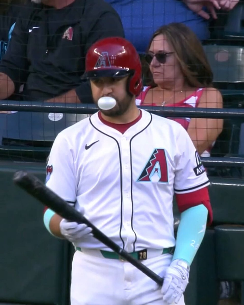 2025 marked the first season in MLB history where 3 players hit 4 HR in a single game 💣

Tune in at 3pm ET to watch Eugenio Suárez join the history books with his remarkable power show against the Braves! 