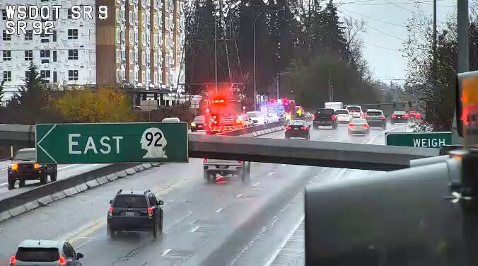 충돌! 왼쪽 차선 통제