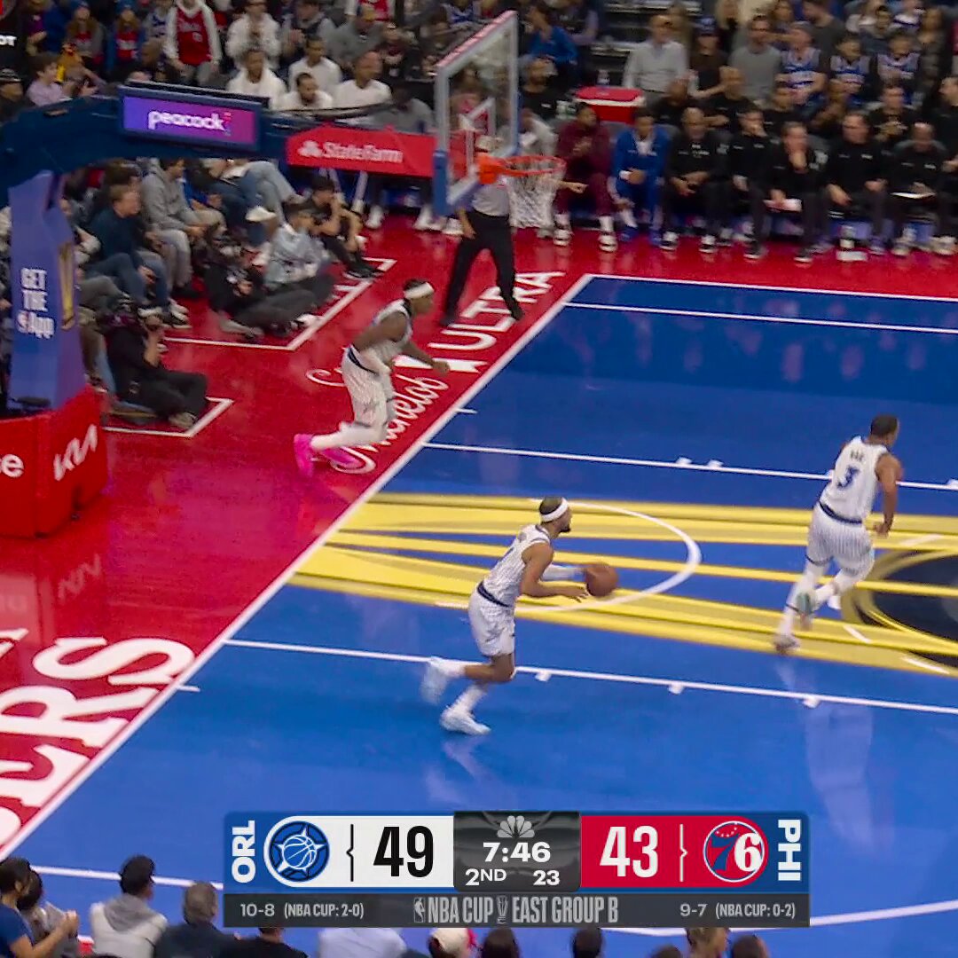Catch the lob.
Knock down the three.

Anthony Black has 16 points in the 2Q alone!

🆚 ORL-PHI • East Group B 
🏆 @emirates NBA Cup on NBC & Peacock
📺 Check your local listings  