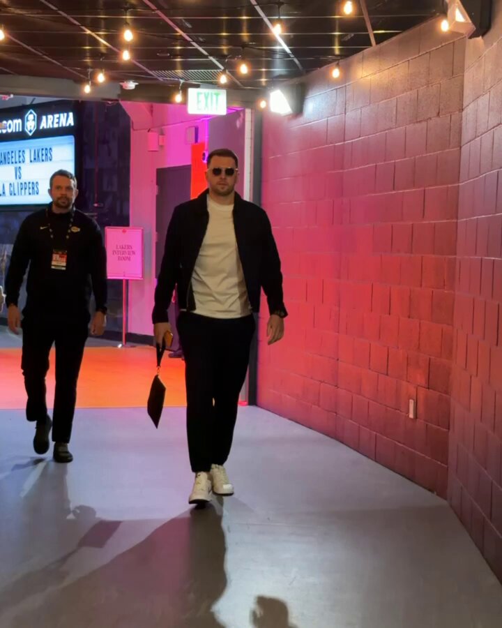 The NBA's leading scorer is in the building!

Luka (34.5 PPG) and the @Lakers can clinch West Group B with a win tonight 💯

LAL/LAC • NBC & Peacock • Check your local listings 