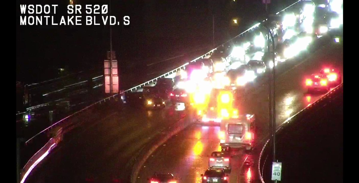 몬트레이크 교통 체증! 대체 경로 권장