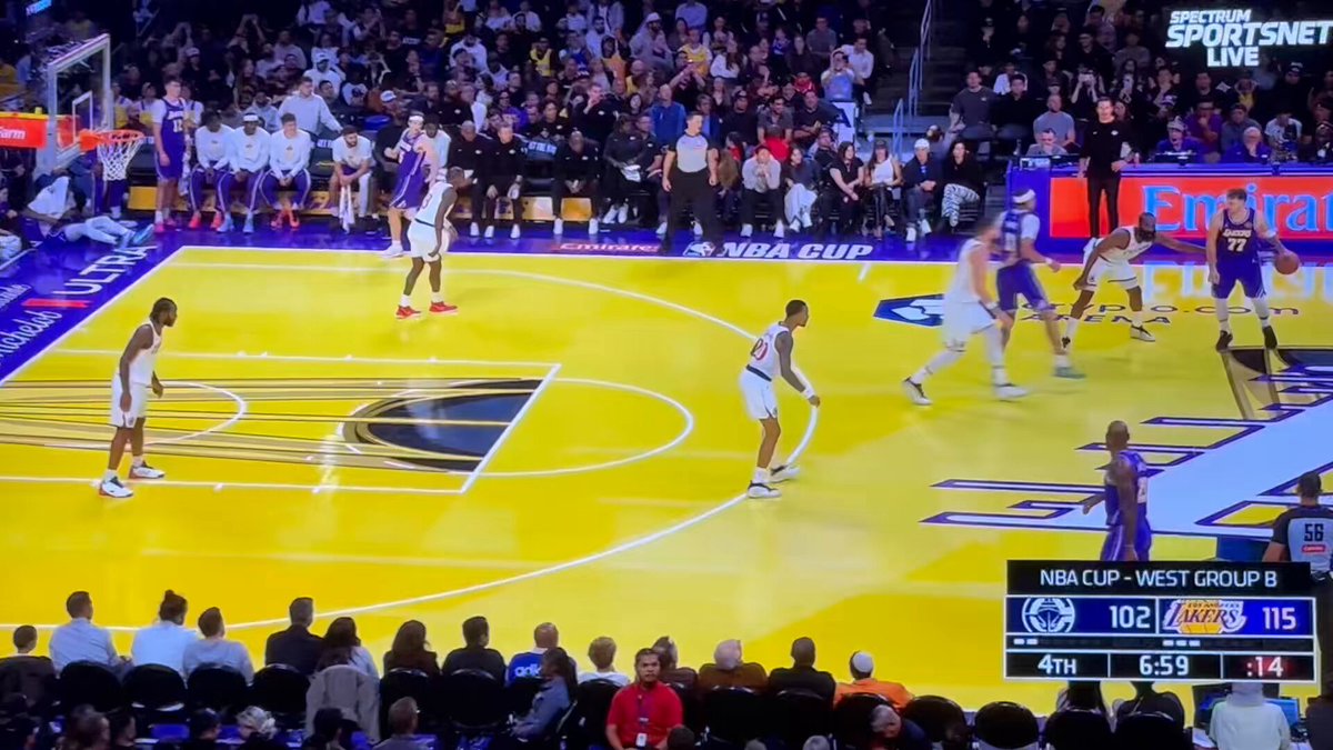 Reaves nice drive and then slowly stops listening to Luka whispering to him lolz 