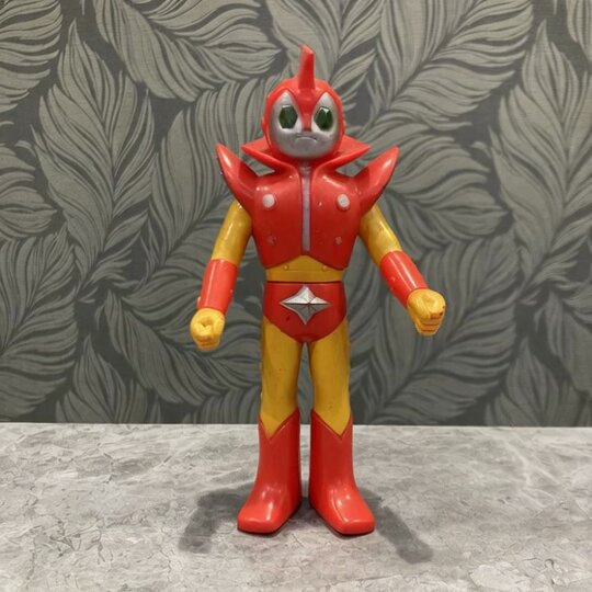 小さなスーパーマン ガンバロン』のソフビ。 ブルマァク製。 襟部分の