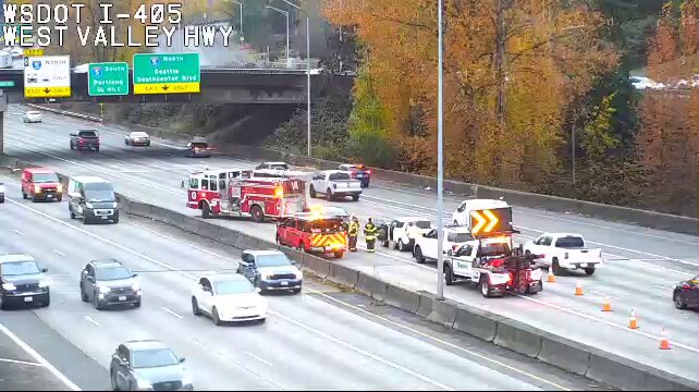 I-405 南：事故発生、車線規制