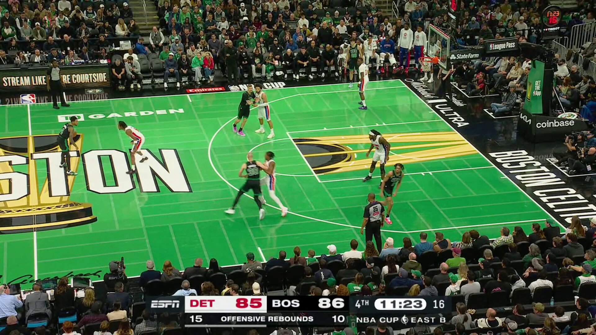 Hauser 3.
Simons 3.

As a team, Boston is shooting 46% from downtown!

 DET-BOS • East Group B 
@emirates NBA Cup on ESPN