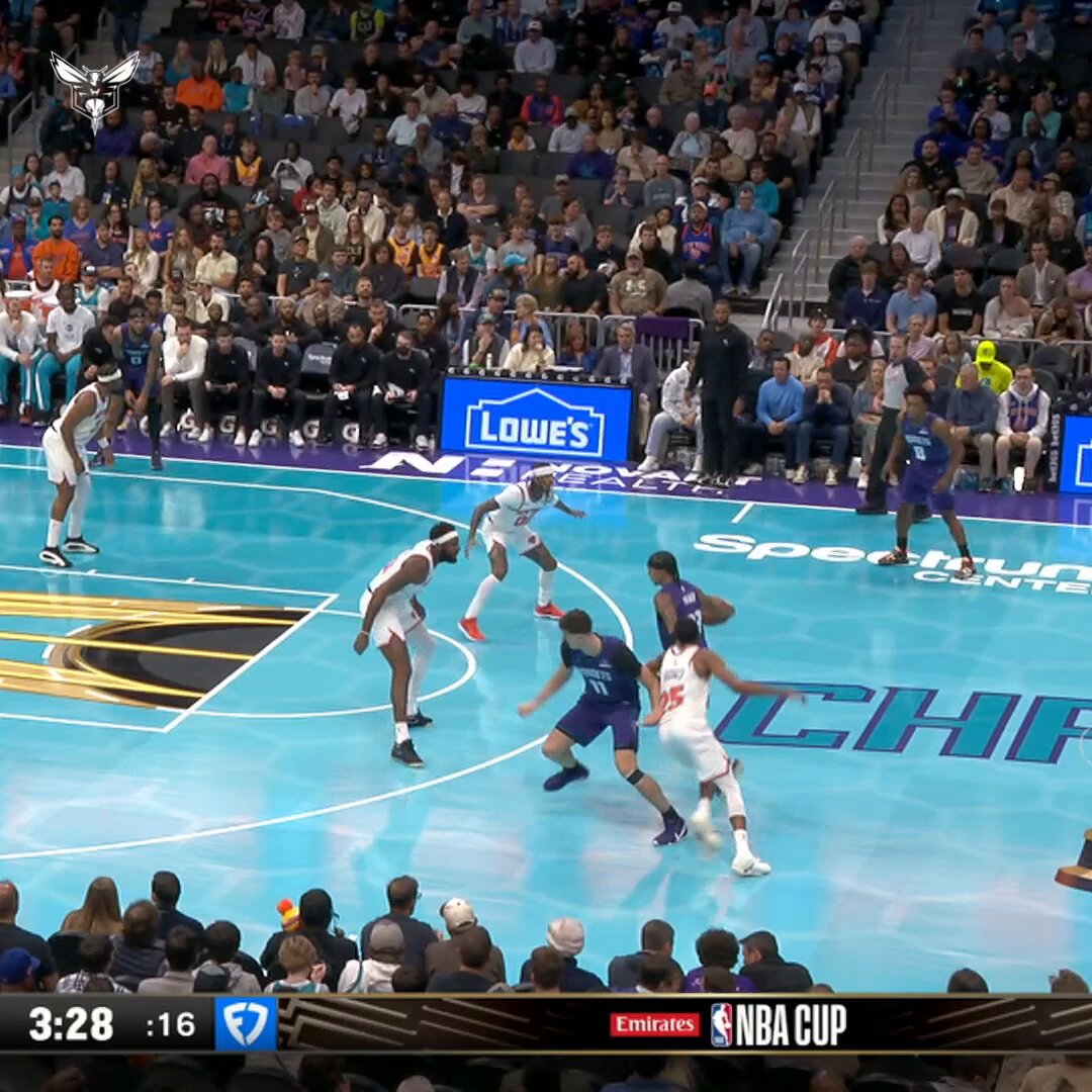 finding his way to the paint😤

#HiveMentality | @CollinSexton02 