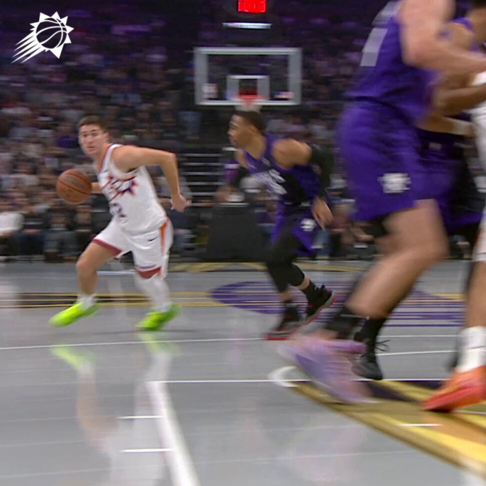 Collin Gillespie through the contact 💪 