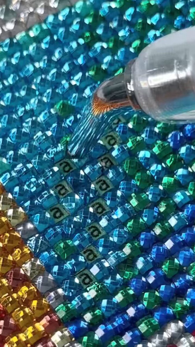 ダイヤモンドアートクラブ【Chroma】