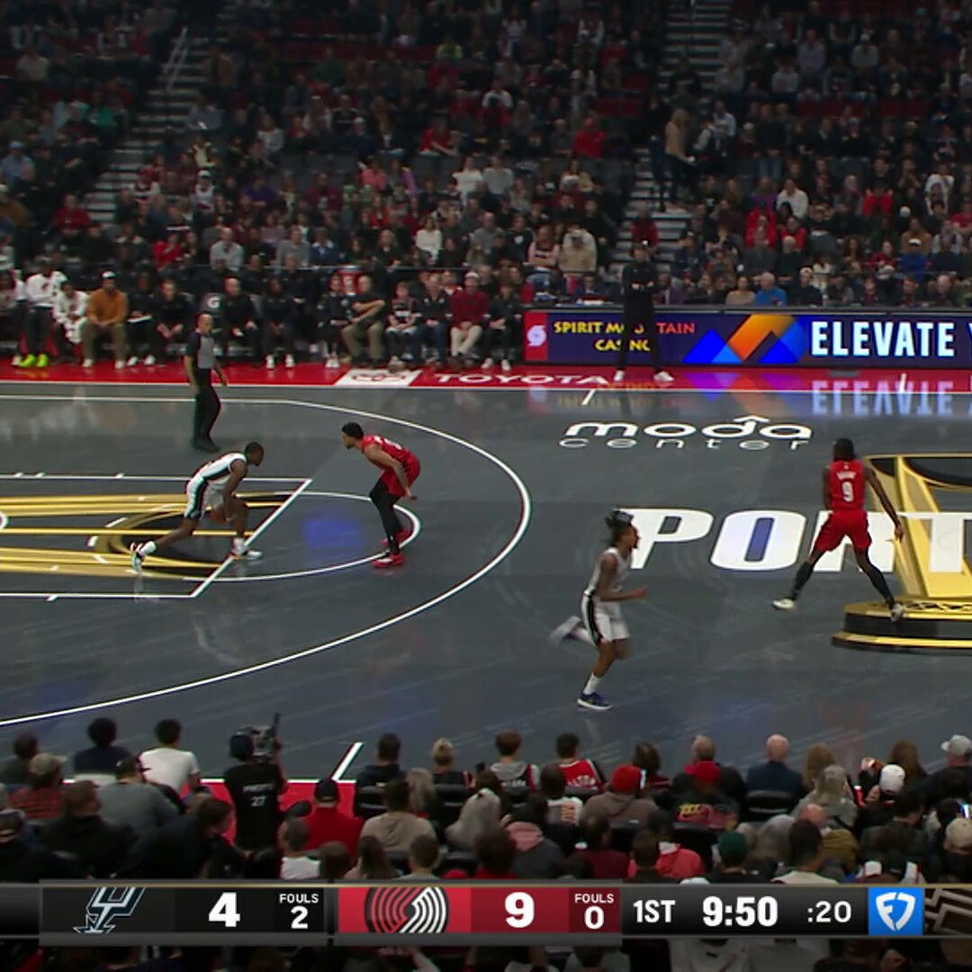 De'Aaron Fox BALLED OUT ahead of Thanksgiving!

37 PTS (14 in 4Q)
8 AST 
6 REB
@spurs W

It's his highest scoring game as a member of the Spurs! 