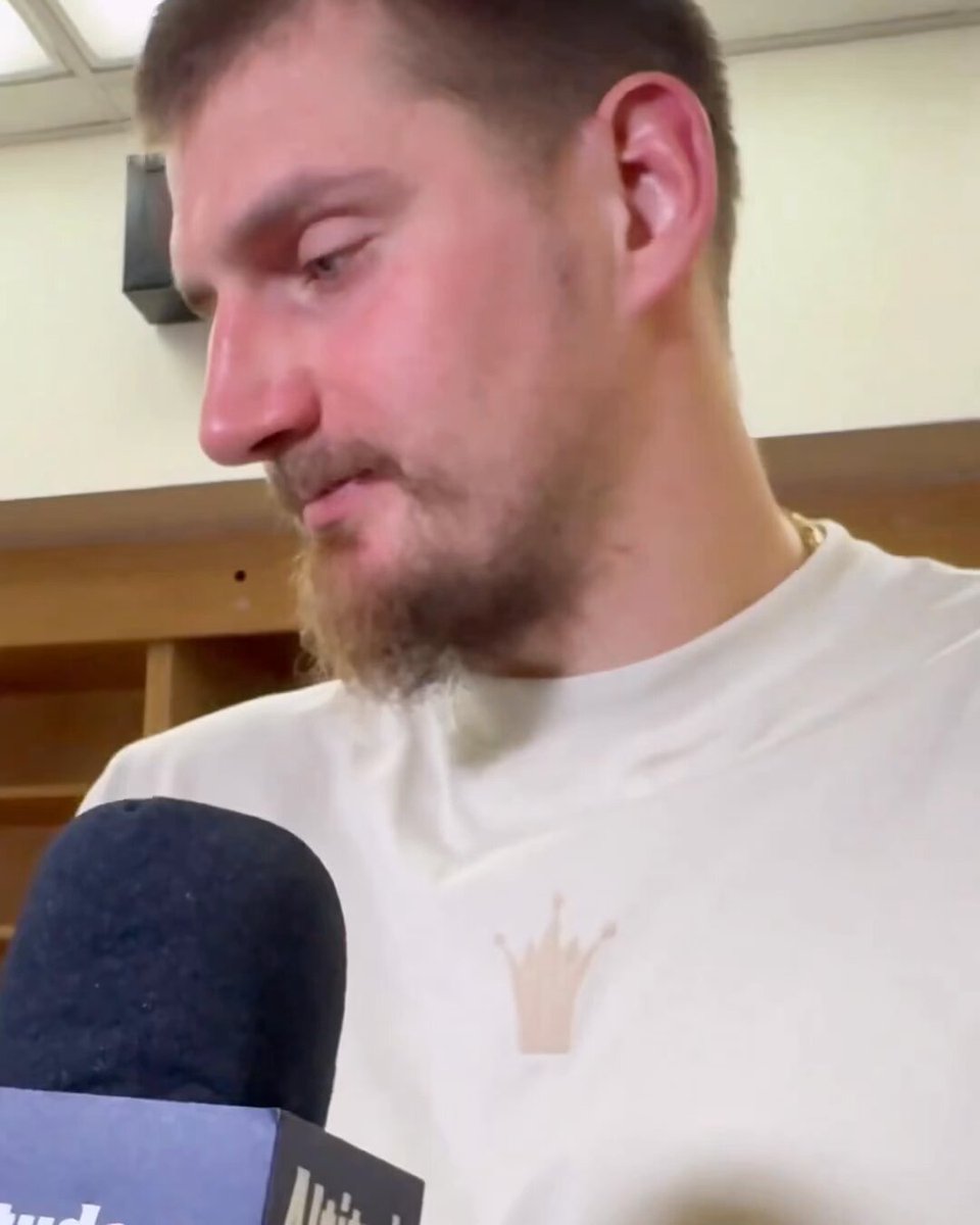 Jokic's reaction to Thanksgiving question 🤣🦃

"What are a couple things you're thankful for?"

"Oh my God."

(Via @VicLombardi, @AltitudeTV) 