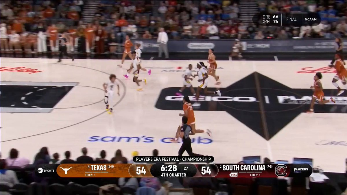 A late lead for Madison Booker and @TexasWBB 👀

Get to truTV or HBO Max for the final minutes of the Women's @Players_Era Championship! 