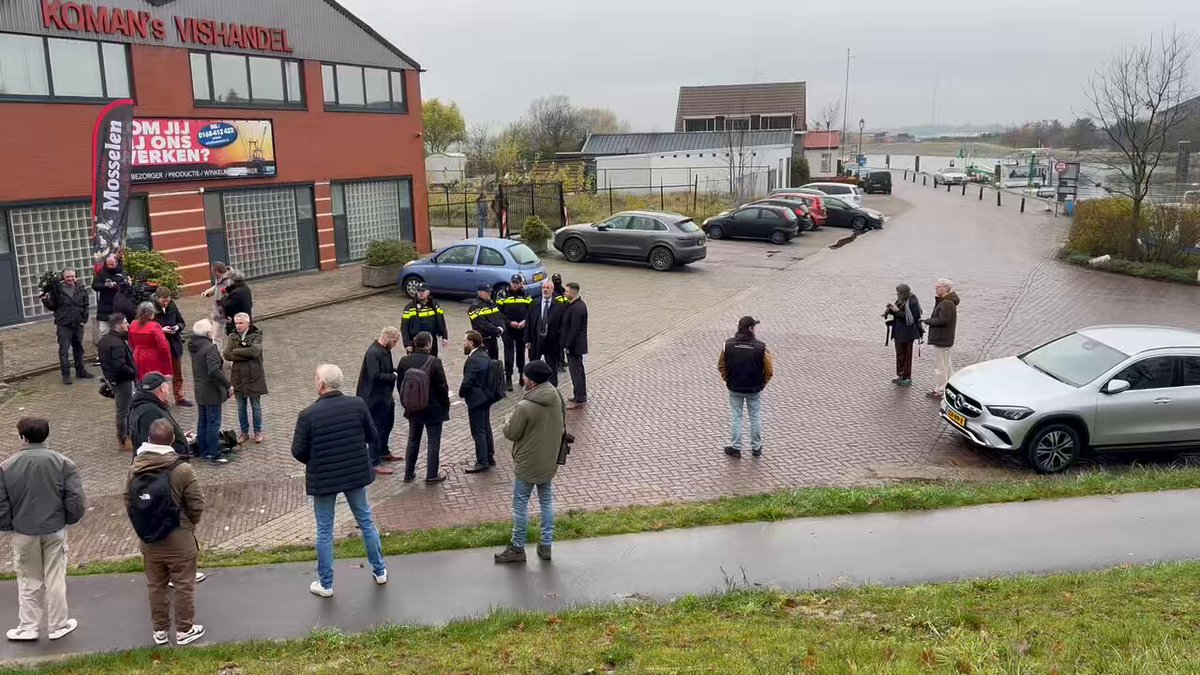 Wilders arriveert in Moerdijk