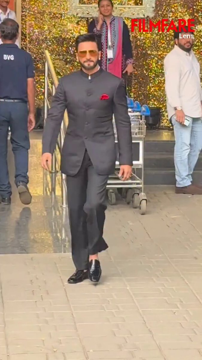 #RanveerSingh jets off in style Picture