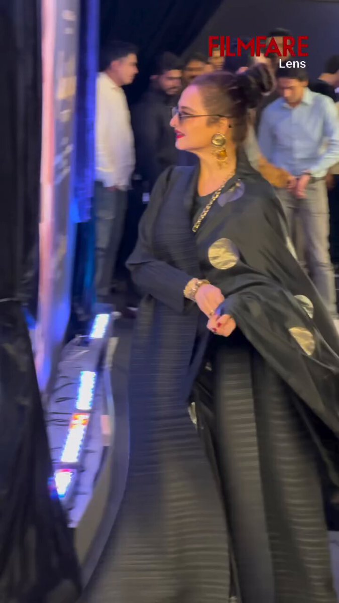 #Rekha ji made a stunning Picture