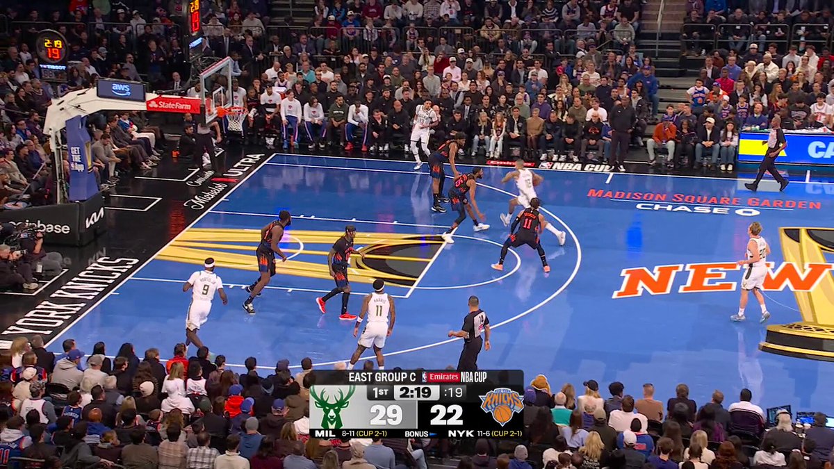 12 points. 4/4 from downtown.

AJ Green is FEELING IT in the 1Q!

🏆 NYK clinches East Group C with a win
@emirates NBA Cup on Prime 