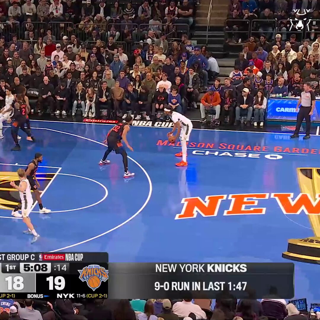 SCORCHING FROM DEEP.

We're 8/12 from beyond the arc in the first quarter. 