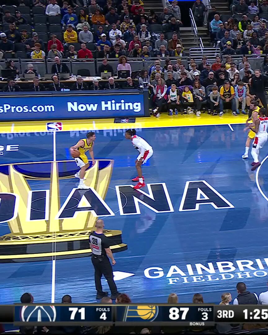 T.J. McConnell is unstoppable from the midrange 😈 