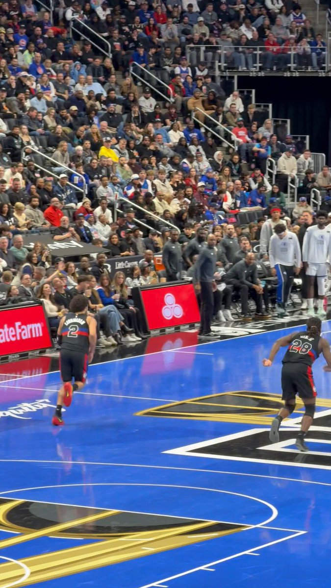 Cade with the step back middy 🔥

He has a 30-piece through three quarters 